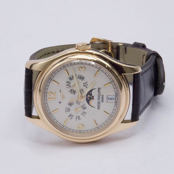 Corum Golden Bridge 113.553.85/M600 0000R